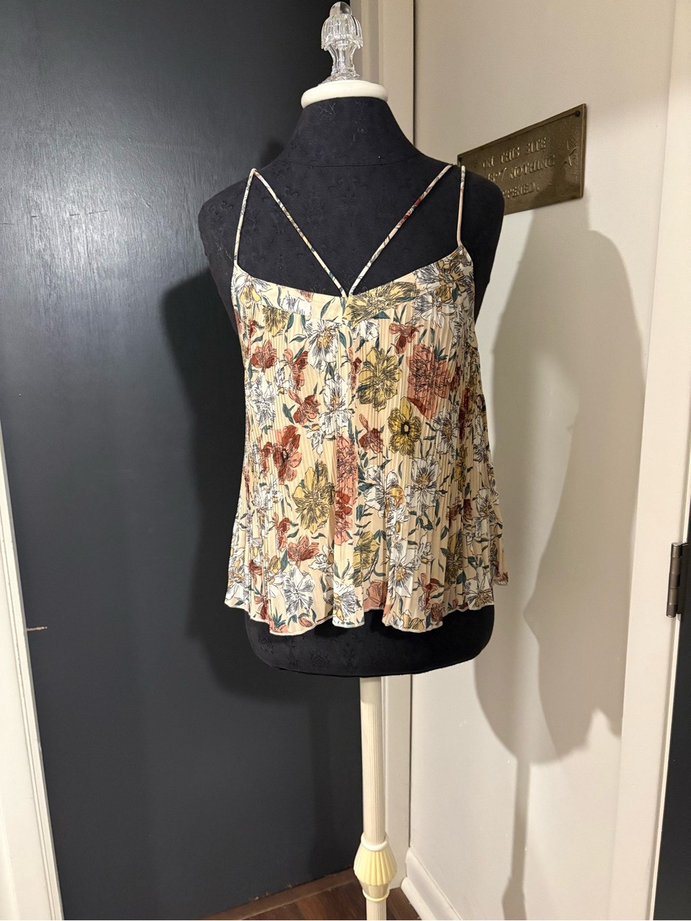 NWT Ganji Los Angeles Floral Pleated Spaghetti-Strap Tank Top - Cream Floral